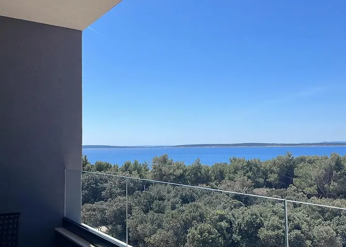 Sun דירה מאנדרה